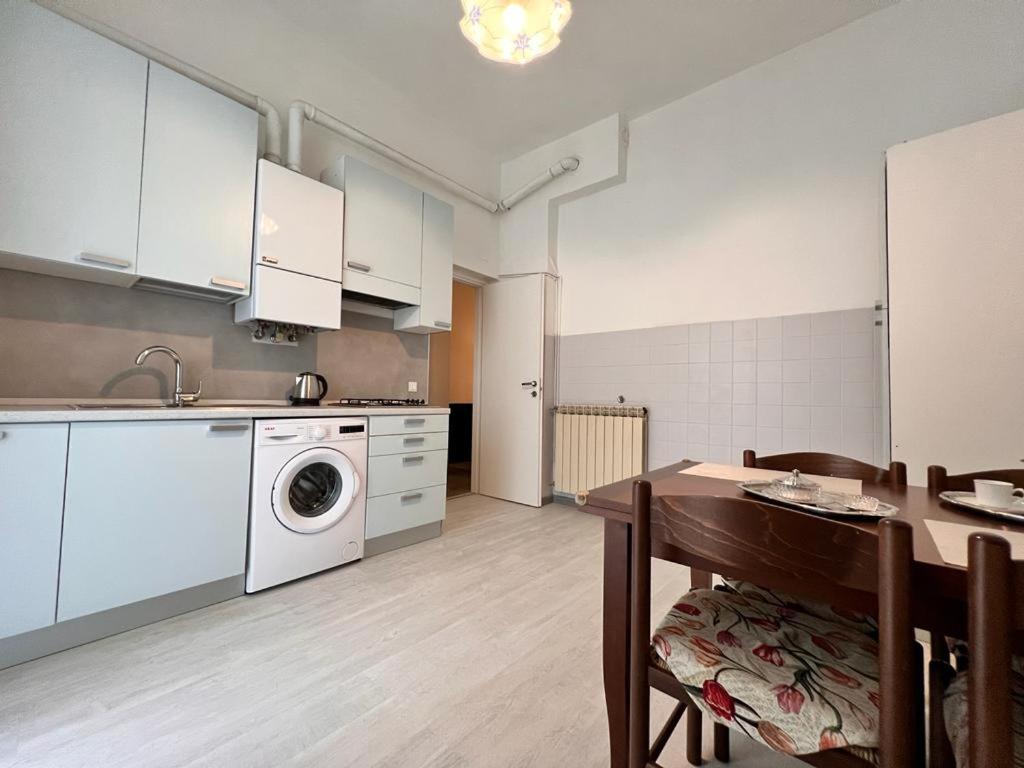 Savona Casa Vacanze Vicino Mare 3 Minuti Wifi Exterior foto