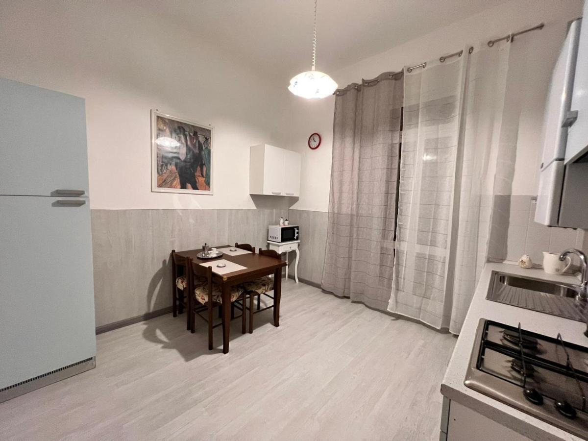 Savona Casa Vacanze Vicino Mare 3 Minuti Wifi Exterior foto